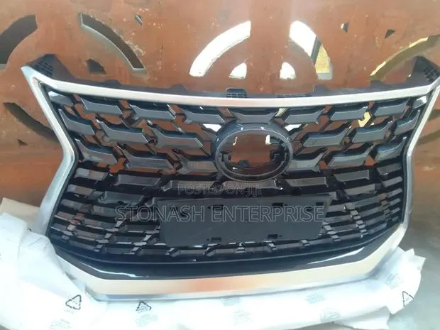 Lexus 570 2018 Grille Sports · Photo 1