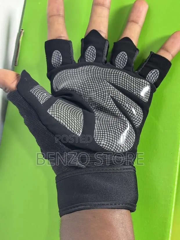 Premium Half Finger Gym Gloves for Weight Training · Photo 1