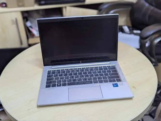 Laptop HP EliteBook 640 G10 16GB Intel Core I5 SSD 256GB · Photo 1
