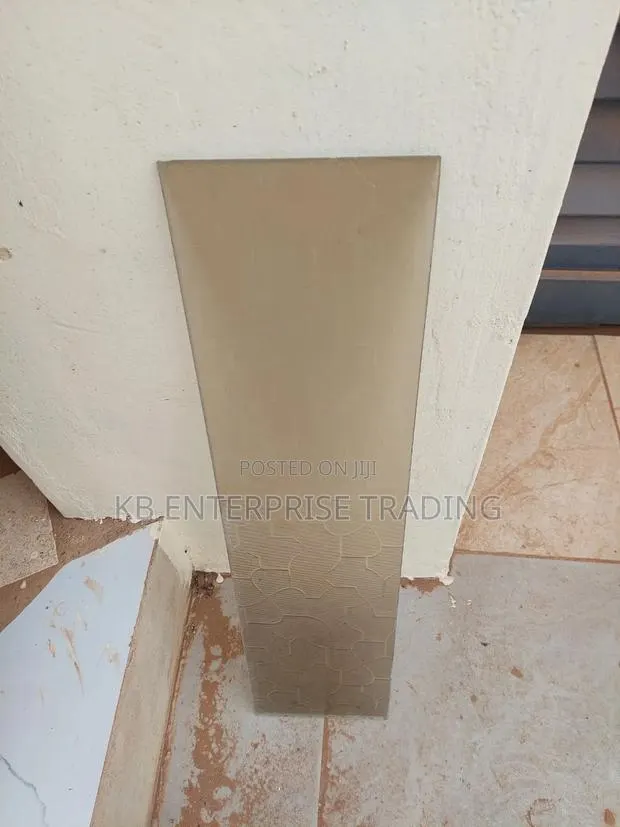 Tinted Textured Privacy Glass Louver / Window Pane · Photo 1