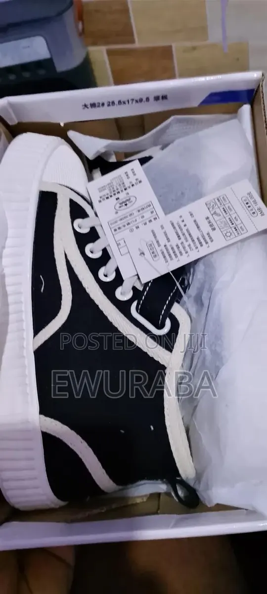 Affordable Kids Sneakers · Photo 3