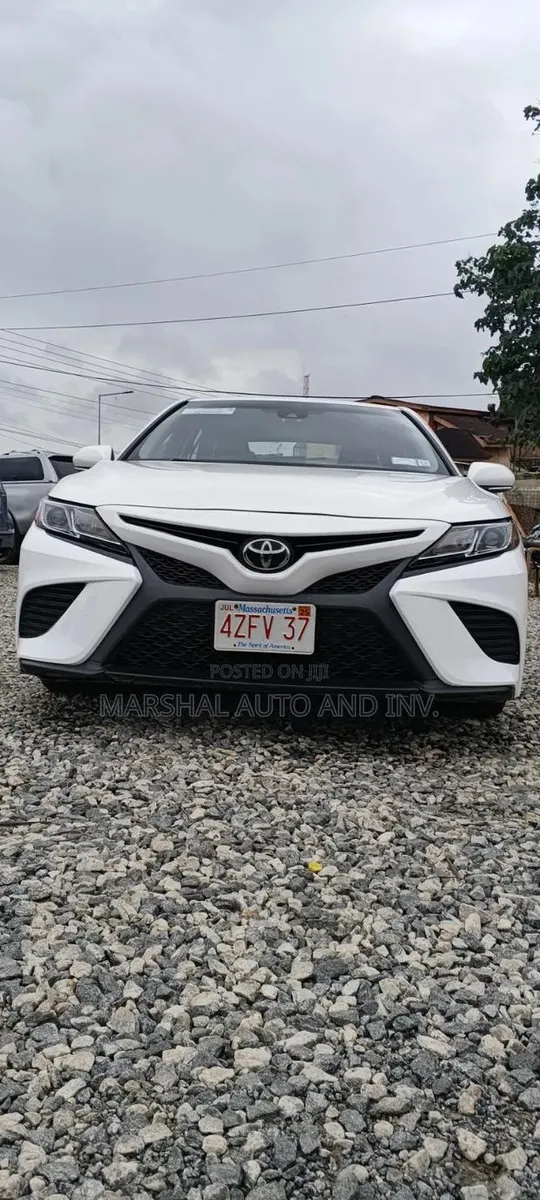 Toyota Camry 2019 White