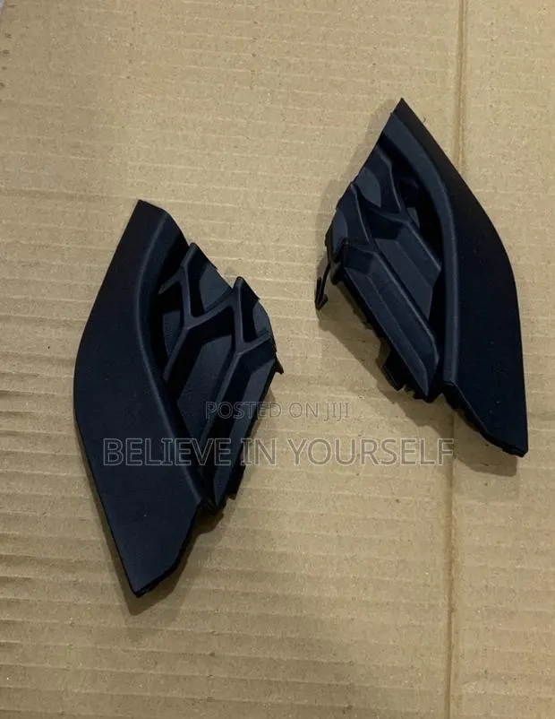 Toyota RAV4 2016 2017 2018 Towing Cover · Photo 1
