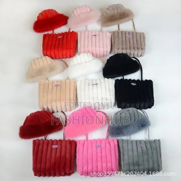 Fluffy Tote Bag With Hat · Photo 1