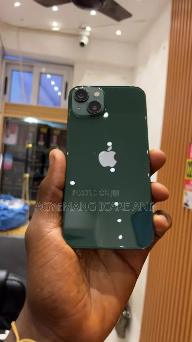 Apple iPhone 13 128 GB Green · Photo 1
