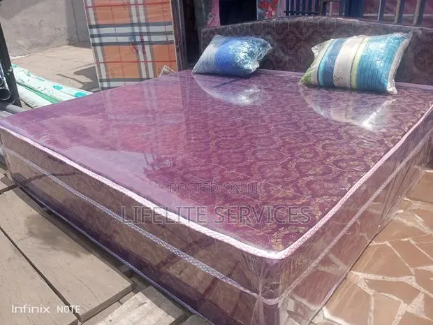 Buy Complete Bed King Size + Free Pillows · Photo 1