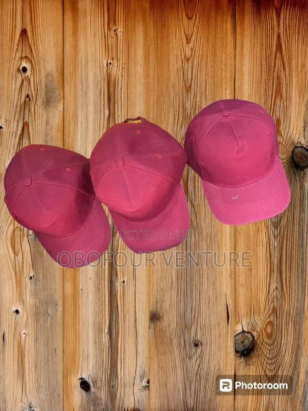 Quality Baseball Cap, Wine Colour · Photo 1