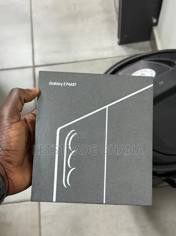 New Samsung Galaxy Z Fold7 512 GB Black · Photo 1
