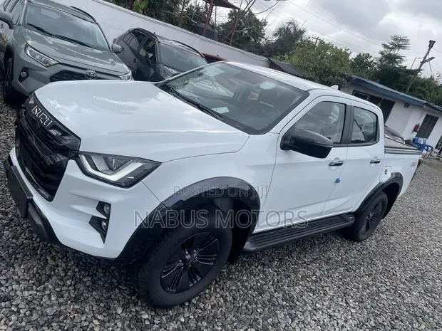 New Isuzu D-MAX 2026 White · Photo 1