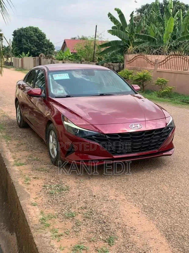 Hyundai Elantra 2021 Beige · Photo 1