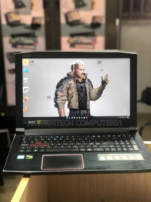 Laptop Acer Predator Helios 300 16GB Intel Core i5 SSD 256GB · Photo 1