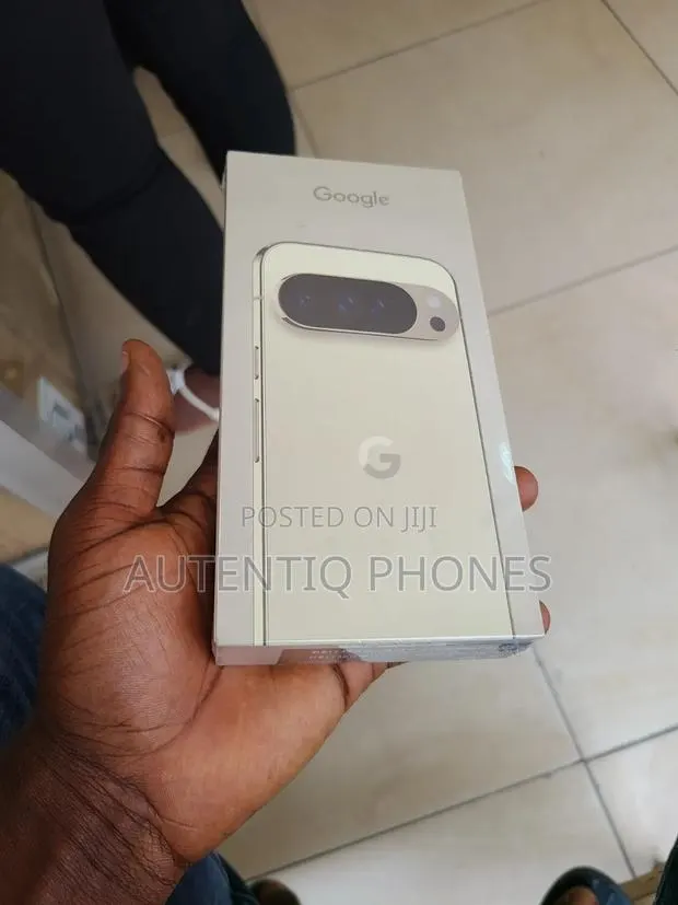 New Google Pixel 10 Pro XL 256 GB Gold · Photo 1