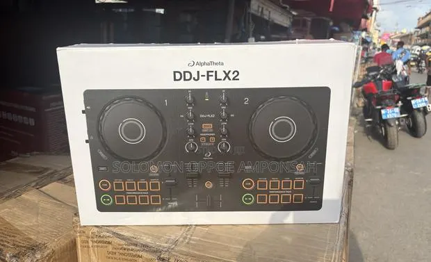 AlphaTheta DDJ-FLX2 · Photo 1
