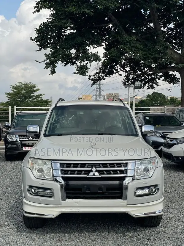 Mitsubishi Pajero 2017 White · Photo 1
