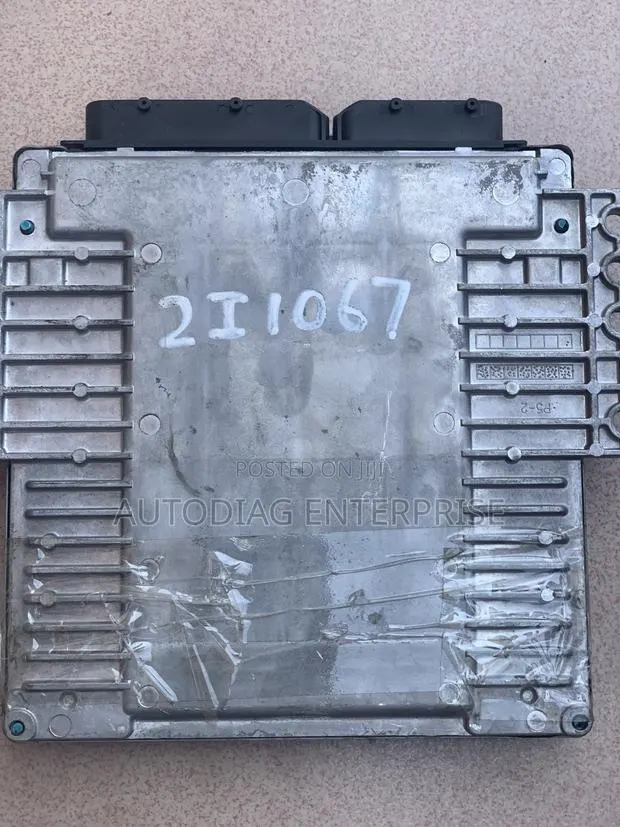 08 Suzuki Vitara 2.7 V6 Ecu Ecm Module 33920-66jm0 · Photo 1