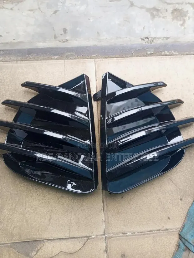Toyota Corolla 2017 Fog Light and Cover · Photo 1