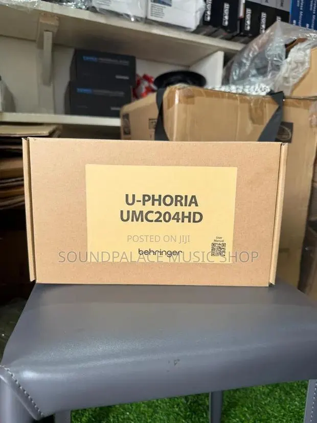 Behringer U-Phoria Umc204hd USB Audio Interface · Photo 1