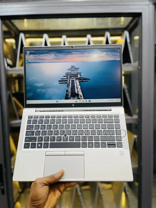 Laptop HP EliteBook 845 G8 16GB AMD Ryzen 5 SSD 256GB · Photo 1