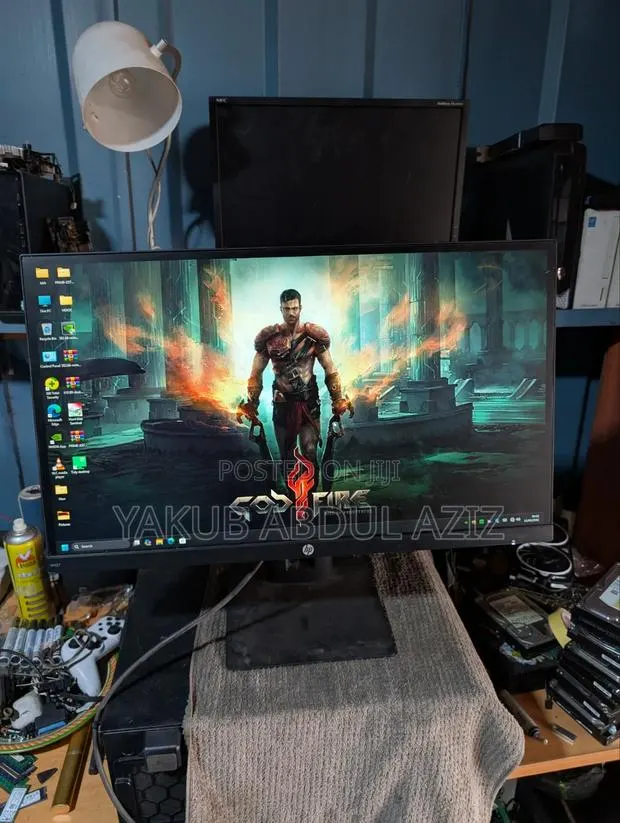 27 Inches Up Edge Less Monitor · Photo 2