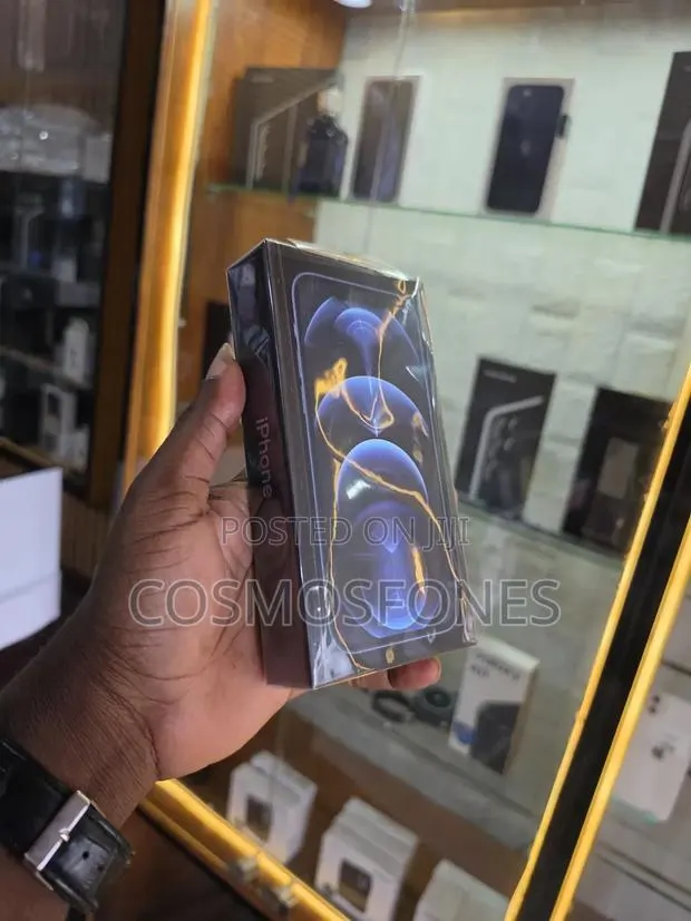 New Apple iPhone 12 Pro 128 GB Blue · Photo 1