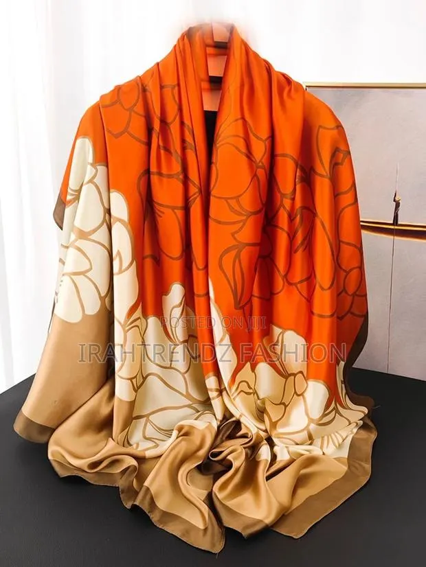 Vintage Scarfs/Veils/Hijabs · Photo 1