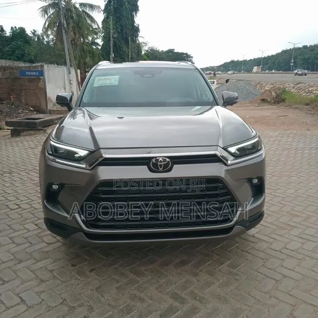 Toyota Grand Highlander Platinum AWD 2026 Brown · Photo 1