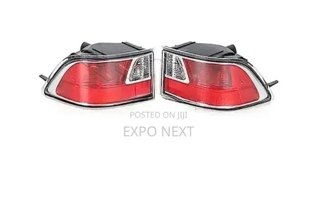 Lexus GX460/GX400 2016-2023 Rear Bumper Reflector Light · Photo 1