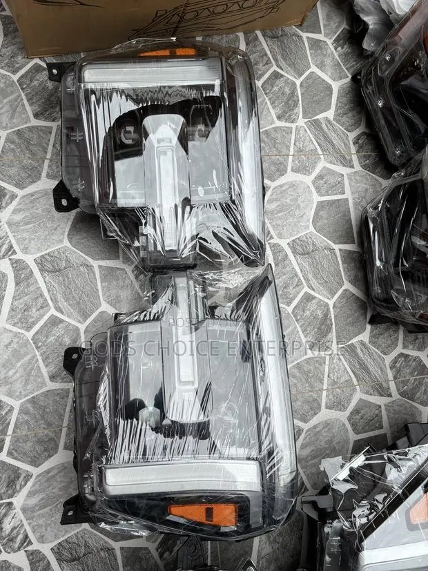 Headlight Ford F150 2024-2025 · Photo 1