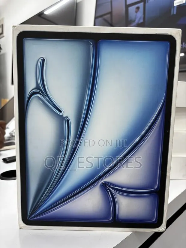New Apple iPad Air 128 GB Gray · Photo 1