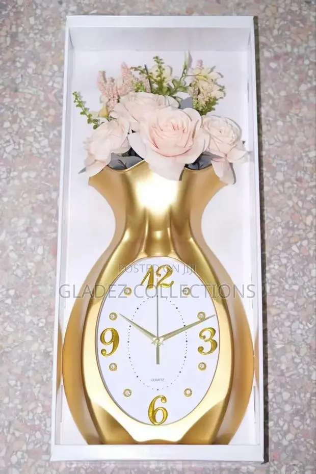 Decorative Wall Clock · Photo 1