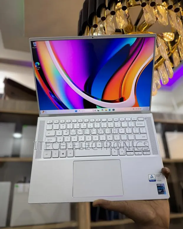 Laptop Dell Latitude 7400 8GB Intel Core i7 SSD 512GB · Photo 1