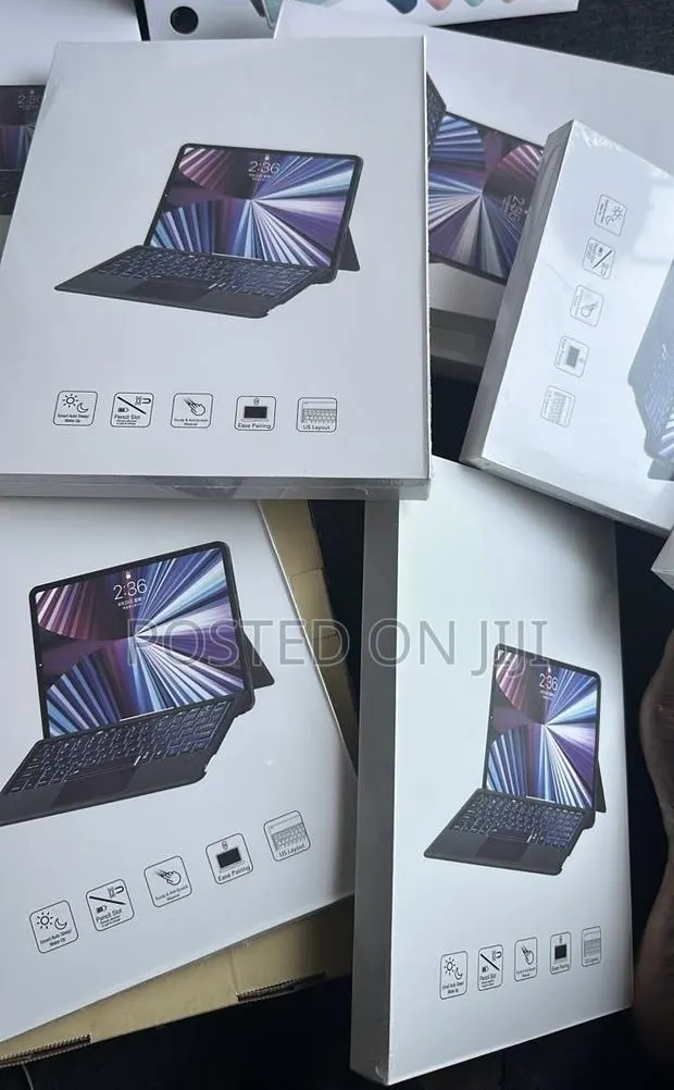 iPad A16/11pro/10:5/9:7 Magnetic Keyboard Case With Trackpad Light · Photo 1