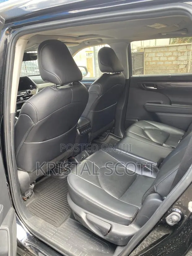 Toyota Highlander XLE 2019 Black · Photo 1