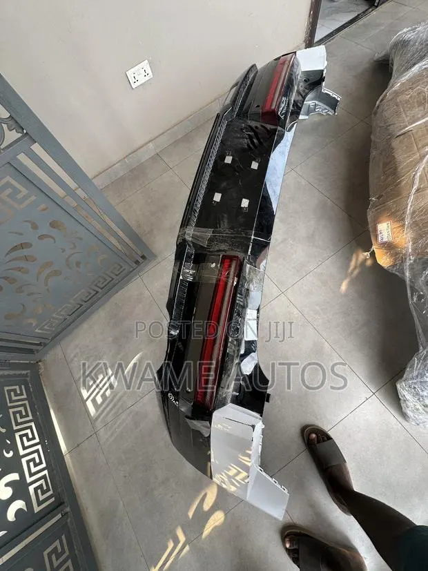 Santafe 2025 Back Bumper Complete · Photo 1
