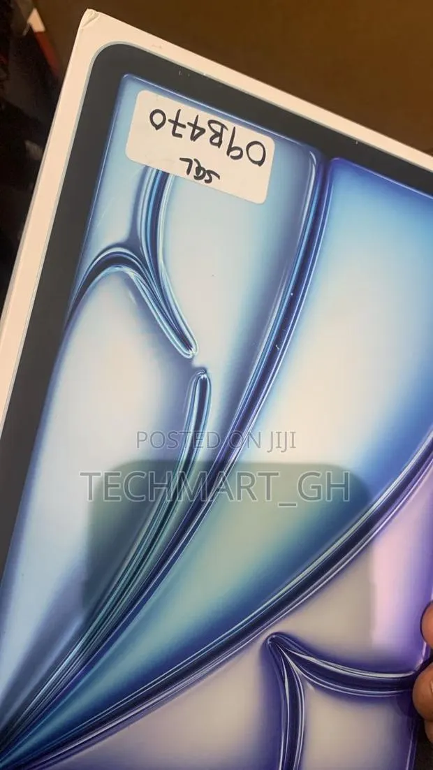 New Apple iPad Air 128 GB Silver · Photo 1