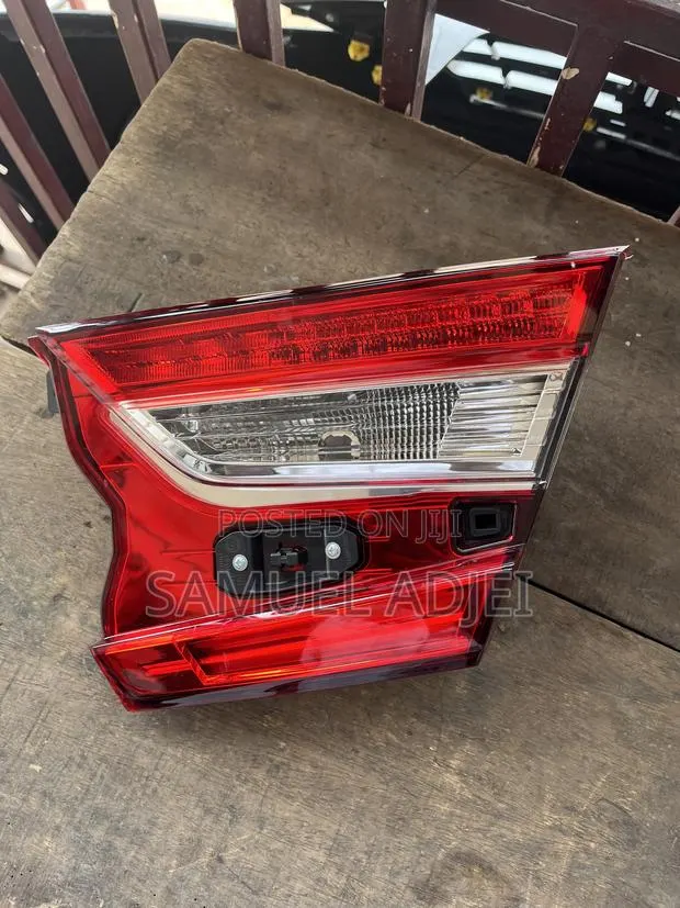 Honda Accord 2018 to 2021 Boot Light. · Photo 1