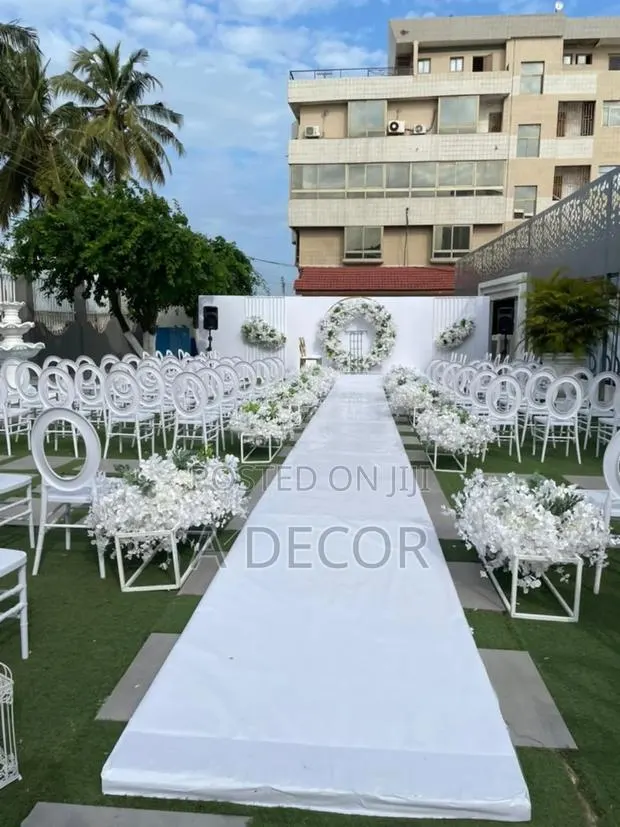 White Wedding Reception Decoration and Set With Class · Photo 1