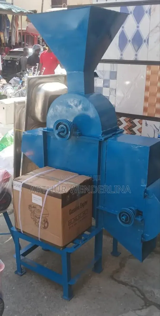 Groundnut/Peanut Sheller With Engine. · Photo 1