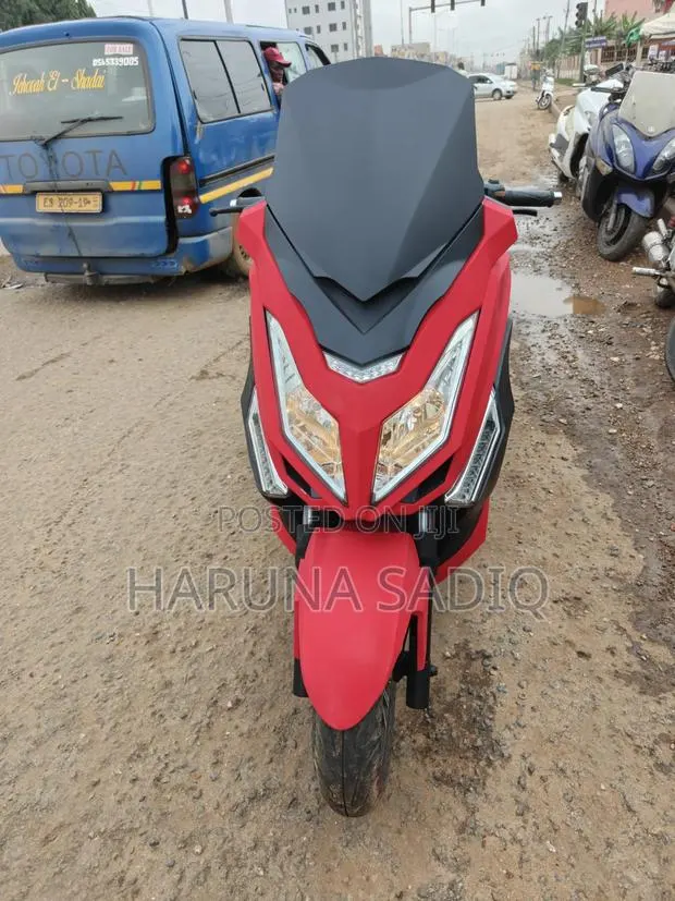 Kymco 2012 Red · Photo 1