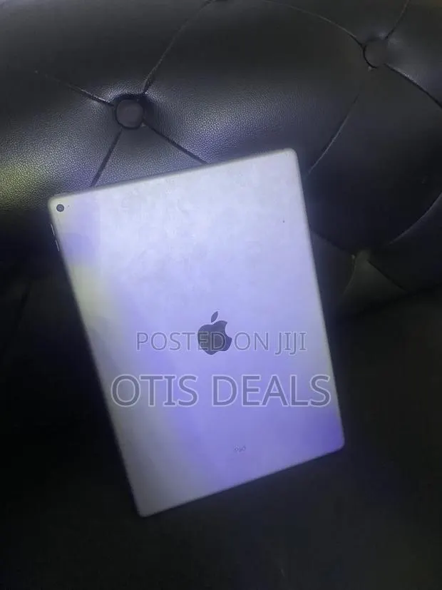Apple iPad Pro 12.9 (2017) 128 GB Gray · Photo 2