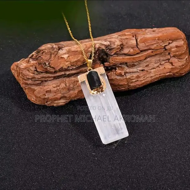 Natural Raw Black Tourmaline Pendant · Photo 1