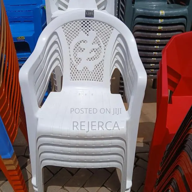 Affordable Plastic Chair · Photo 1