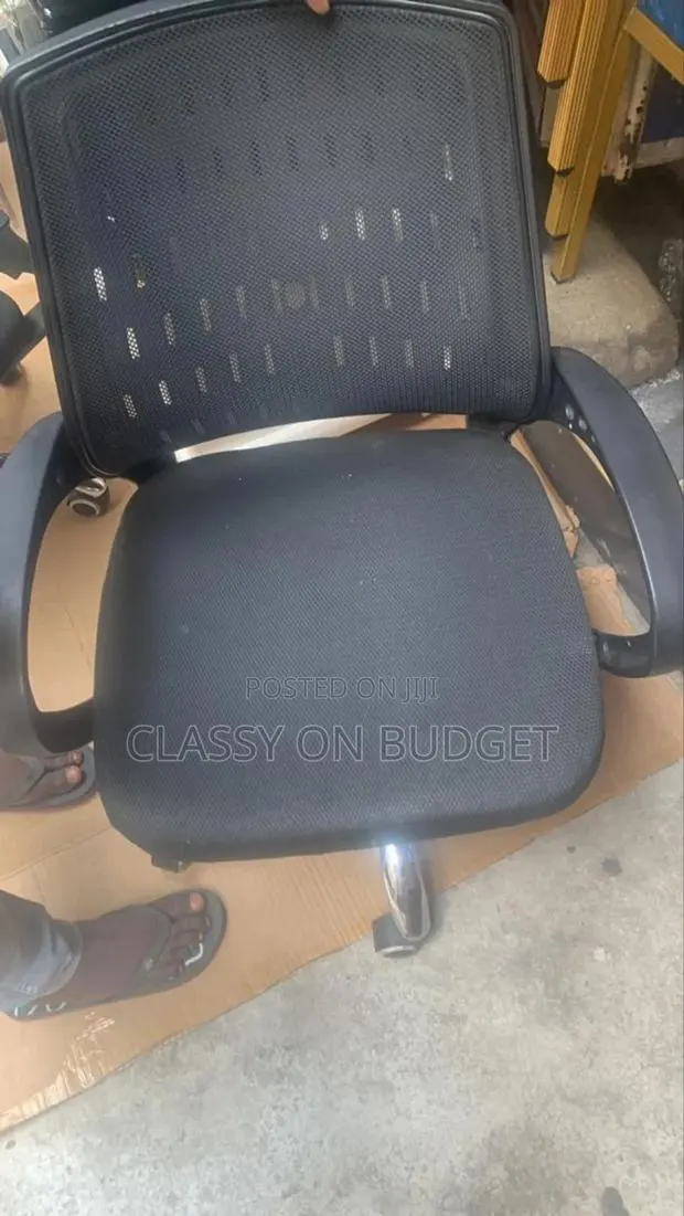 Mesh Swivel Chair · Photo 1