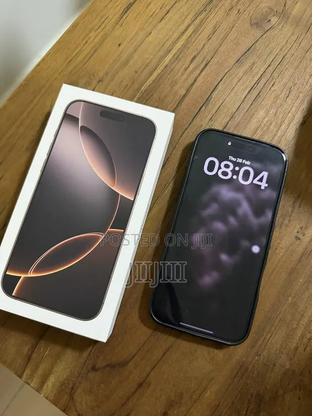 Apple iPhone 16 Pro Max 512 GB Gold · Photo 1