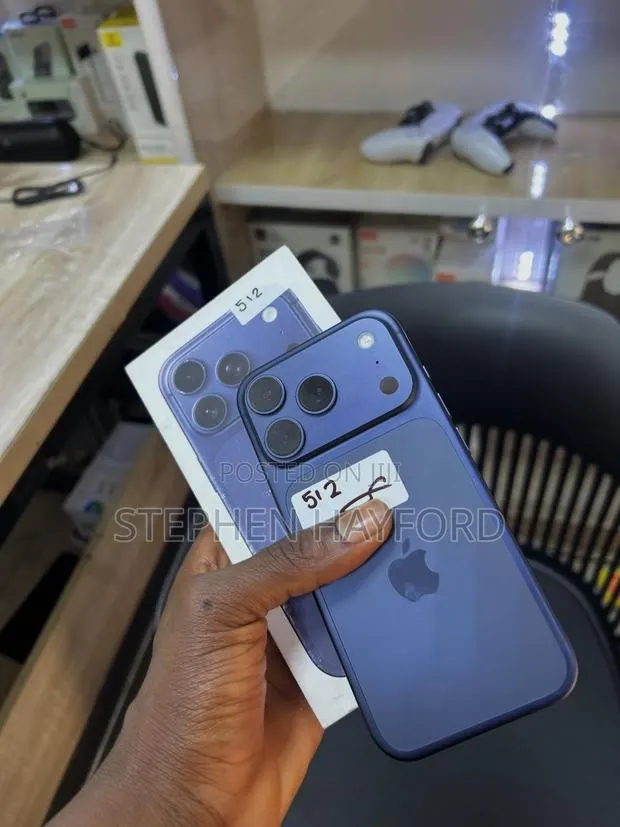 Apple iPhone 18 Pro Max 512 GB Blue · Photo 1