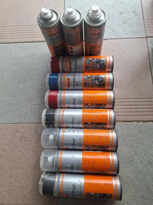 Halfords Flexible Vinyl Interior Aerosol Spray Paint 300ml · Photo 2