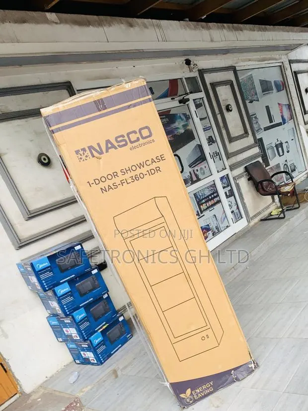 Recommend Glass Nasco NAS-FL360-1DR 298-Liter Single-Door Display · Photo 1