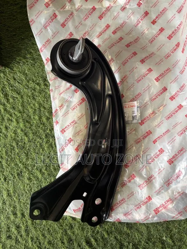 Honda CRV 2023,2024, Back Lower Arm · Photo 1