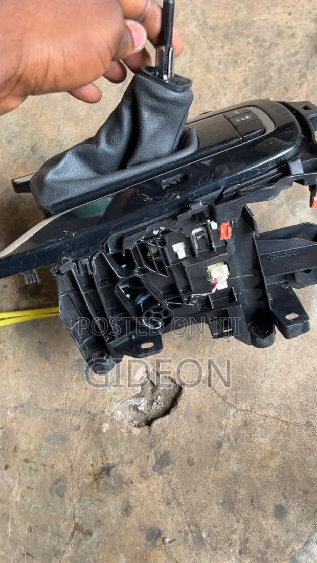 Toyota Corolla 2020 -2025 Gear Lever Automatic · Photo 3