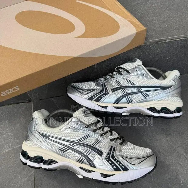 Asics Sneakers · Photo 1